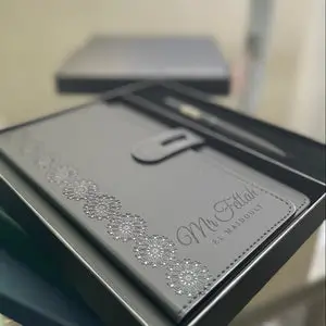 Coffret Carnet & Stylo Personnalisé – Élégance Noire vue 2